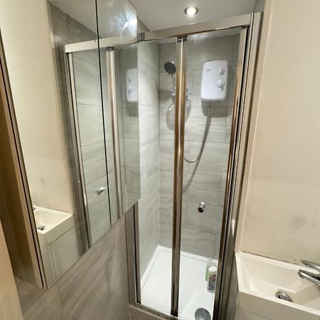 לונדון Cozy En-Suite Near Stratford מראה חיצוני תמונה