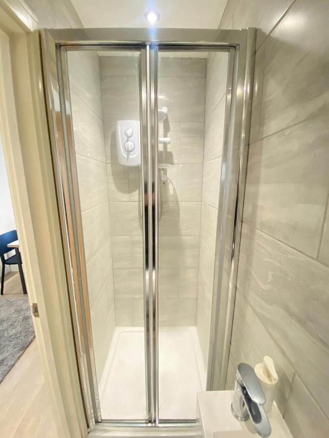 לונדון Cozy En-Suite Near Stratford מראה חיצוני תמונה