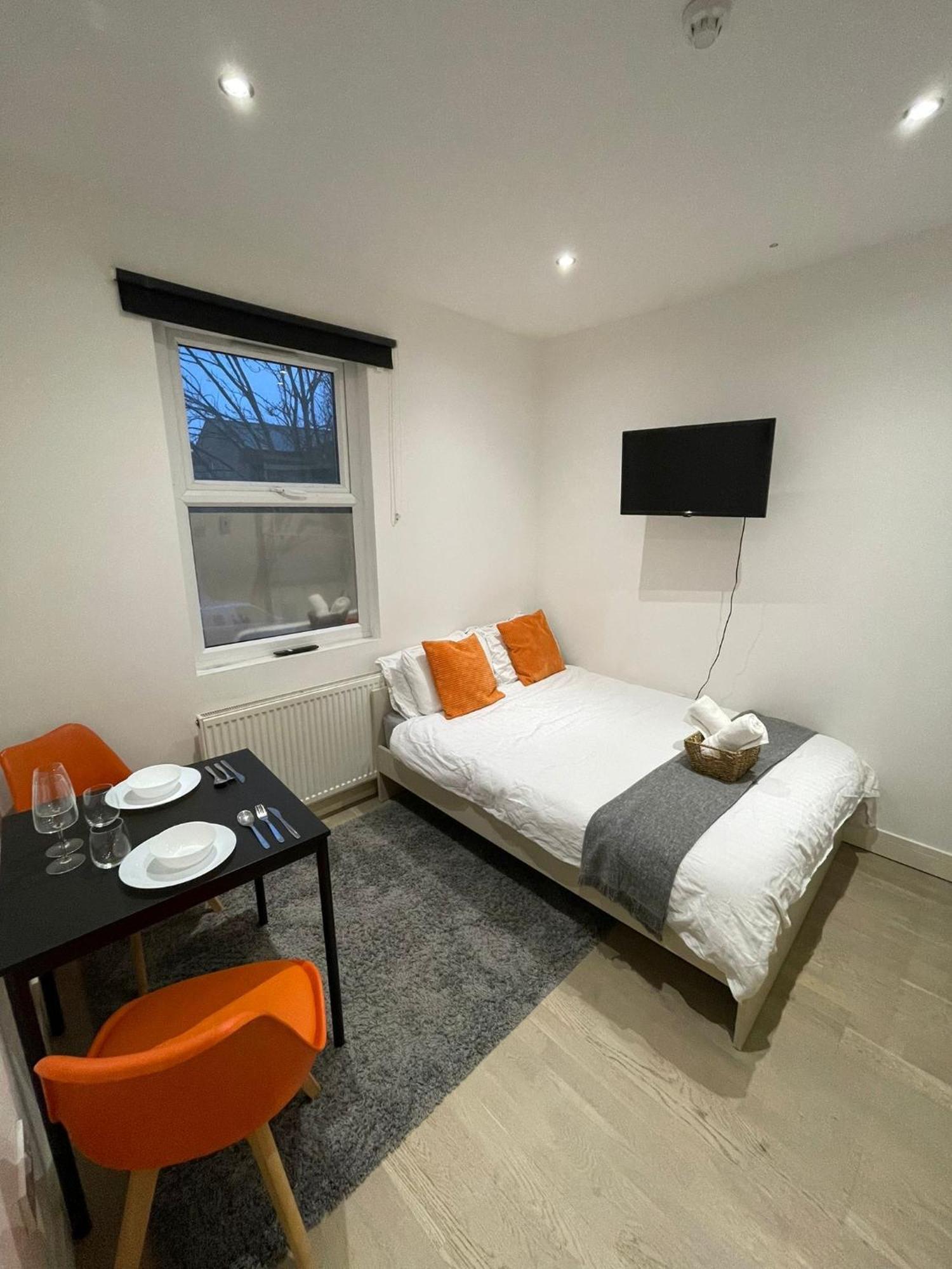 לונדון Cozy En-Suite Near Stratford מראה חיצוני תמונה