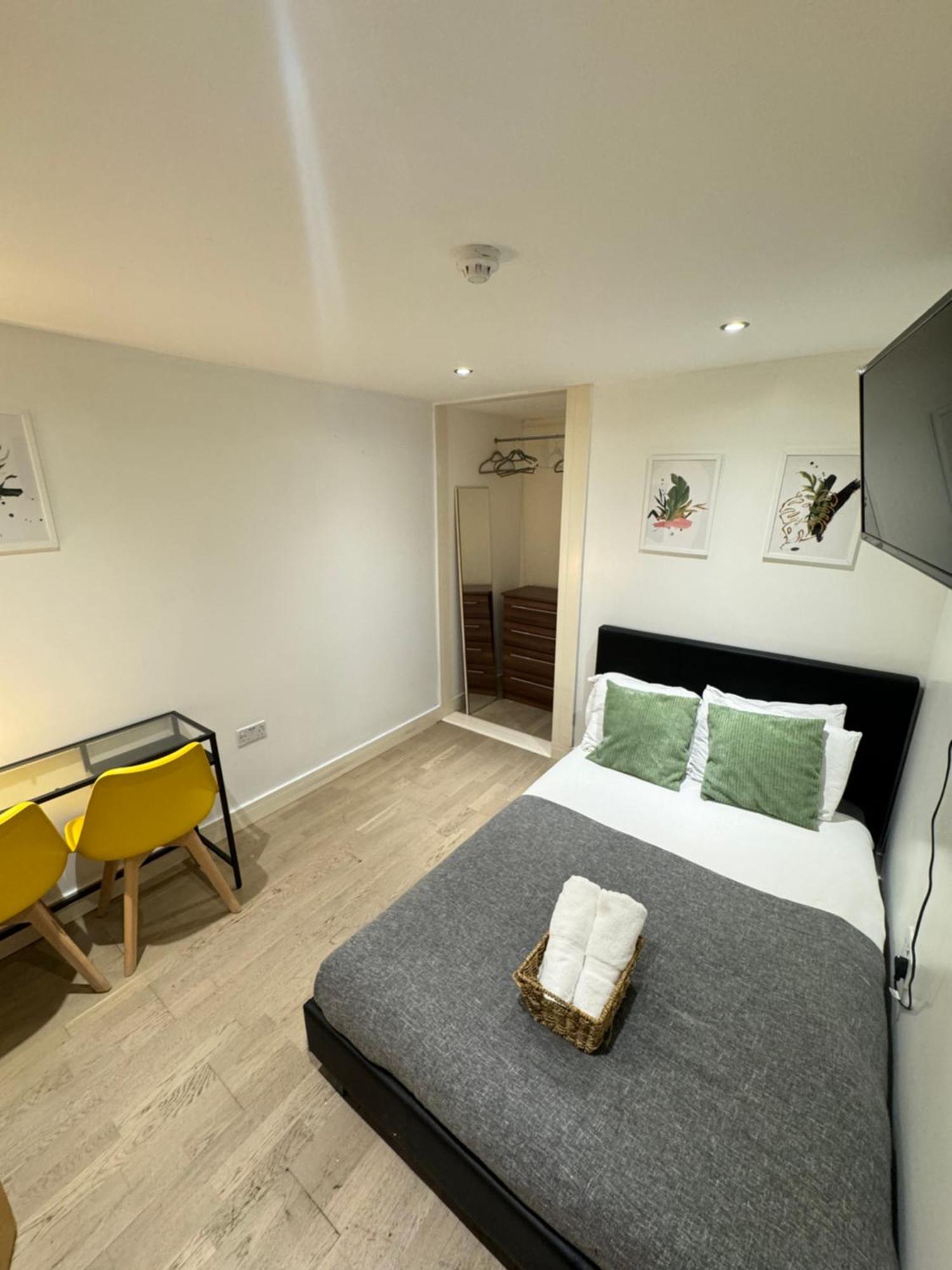 לונדון Cozy En-Suite Near Stratford מראה חיצוני תמונה