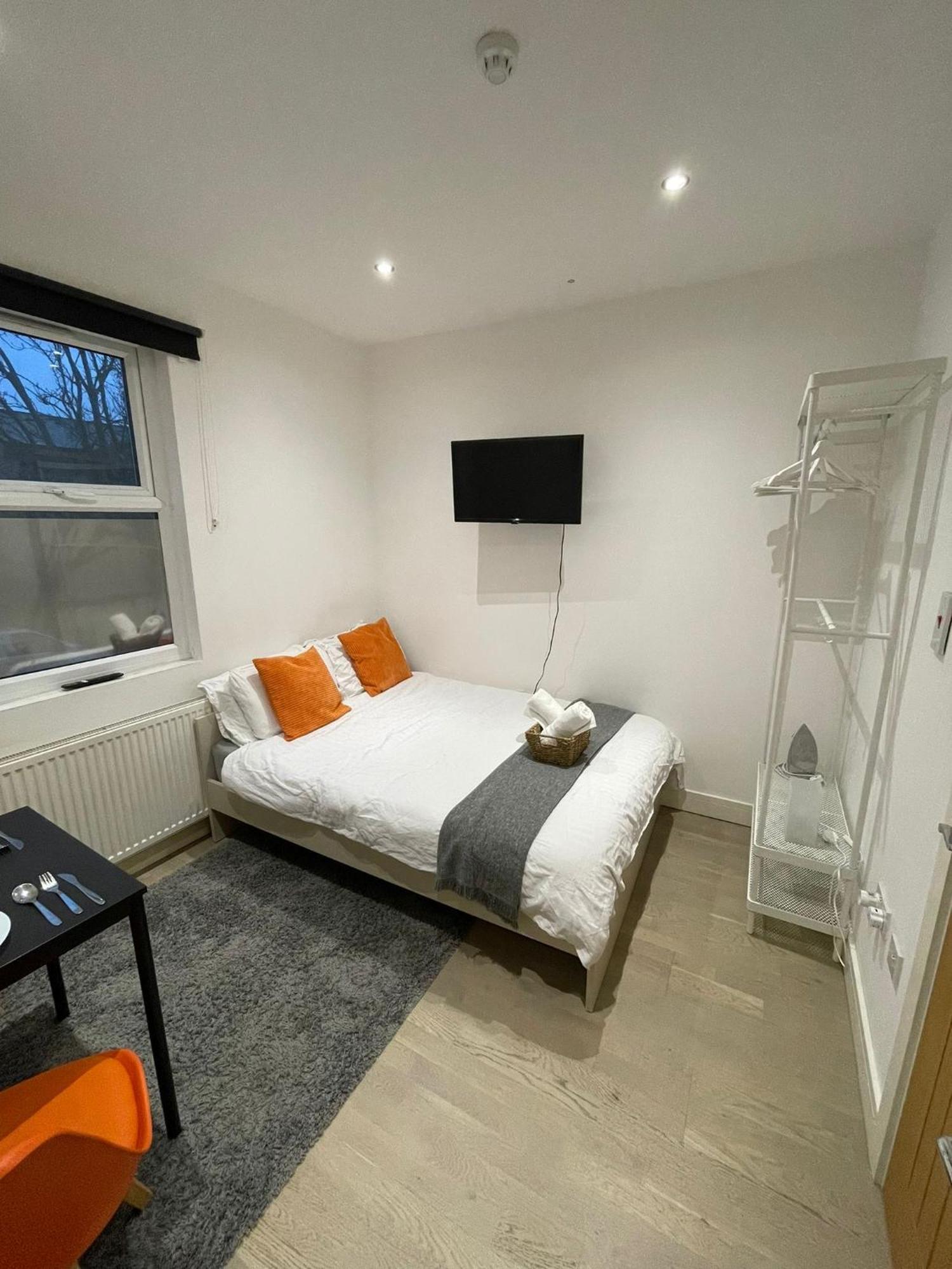 לונדון Cozy En-Suite Near Stratford מראה חיצוני תמונה